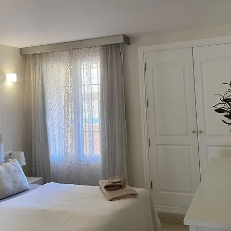 Santa Maria Village, Elviria, Apartamento