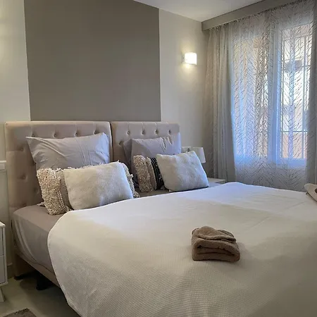 Santa Maria Village, Elviria, Apartamento
